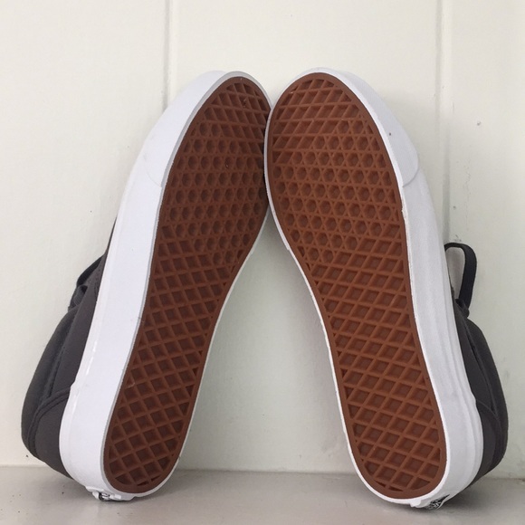 VANS - Picture 2 of 5